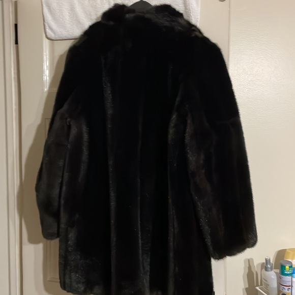 Vintage Fur Coat by Dobrosky and peribinder - Picture 4 of 8